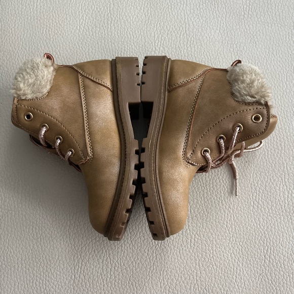 Laura Ashley Toddlers’ Boots - NWOT Size 5, NWT Size 10 - Picture 3 of 6